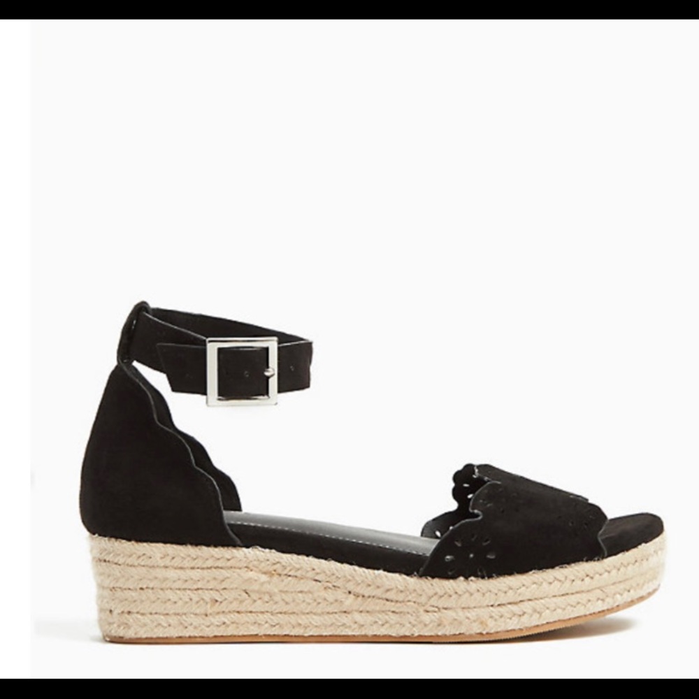 NEW & FAST SHIP! Torrid Scalloped Sandal/Wedge